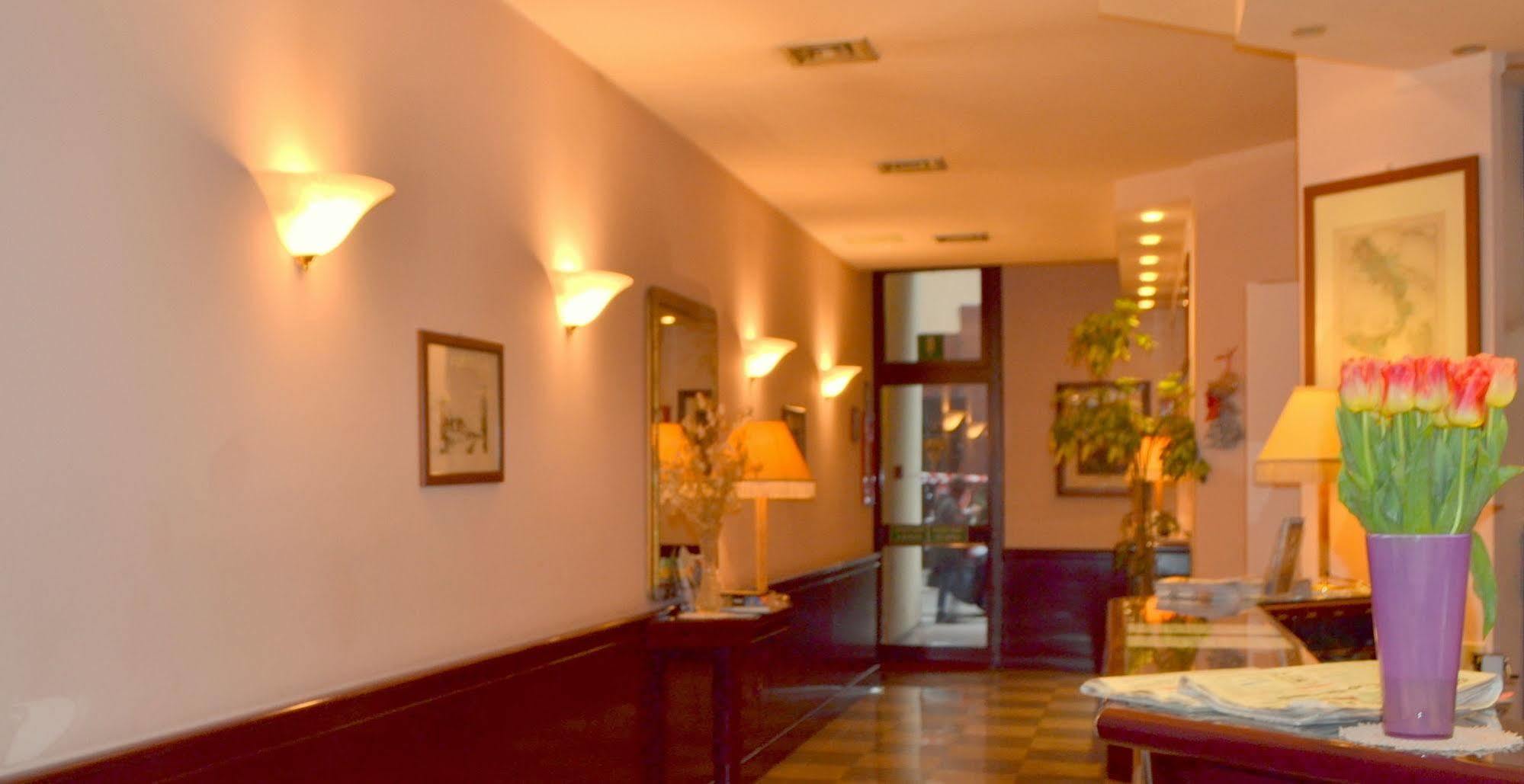 Buenos Aires Hotel Милан Экстерьер фото